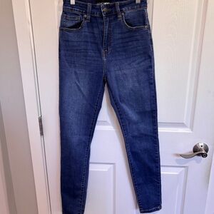 Fashion Nova blue skinny jeans
